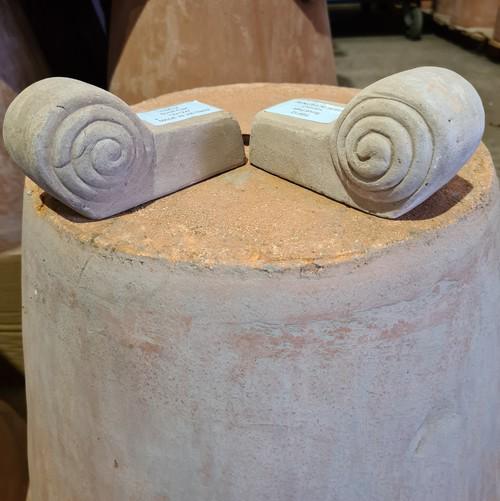 Terracini - Antique Swirl Medium Pot Feet - Terracotta