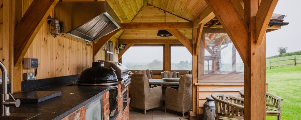 Oak Outdoor Kitchen Round Wood