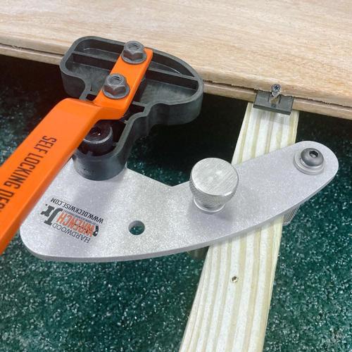 Junior Hardwood Wrench - Deck Board Straightening Tool