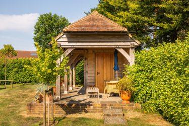 Why Oak is the Ideal Choice for Outdoor Structures and Garden Features